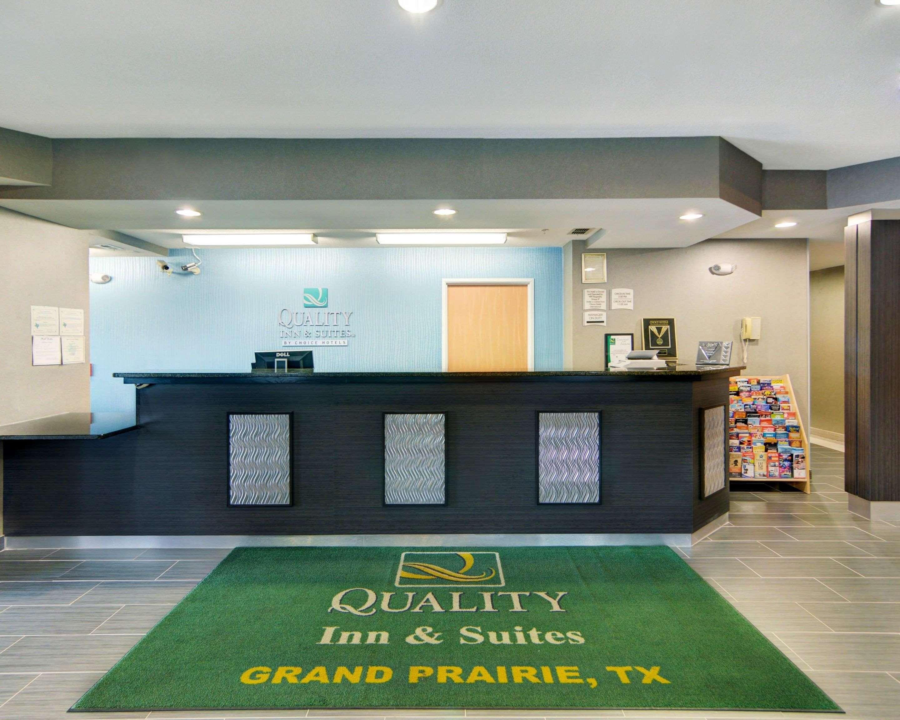 Quality Inn & Suites Grand Prairie Exterior foto