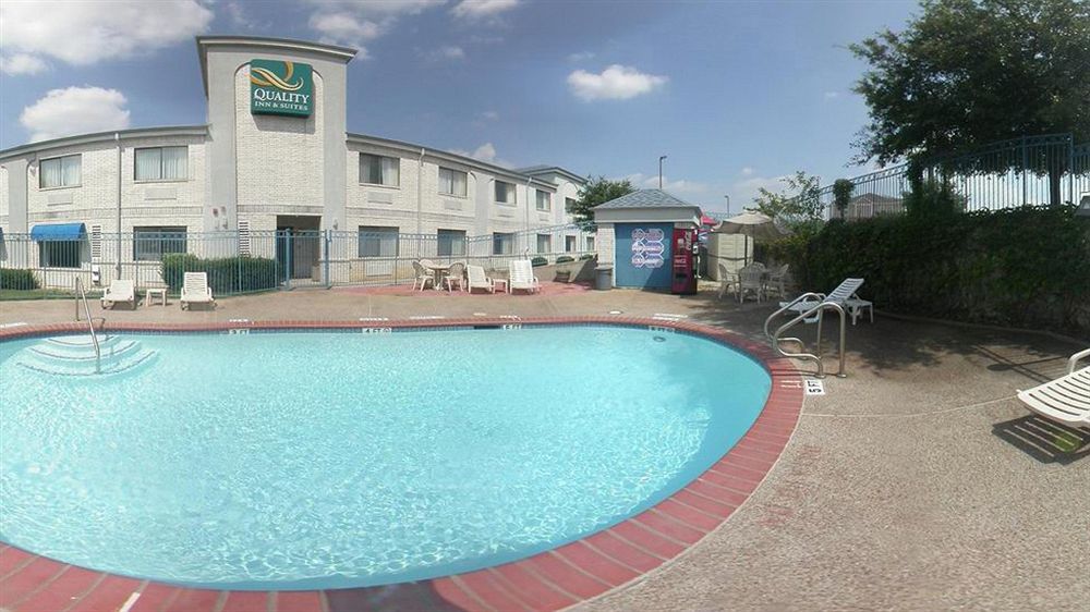 Quality Inn & Suites Grand Prairie Exterior foto